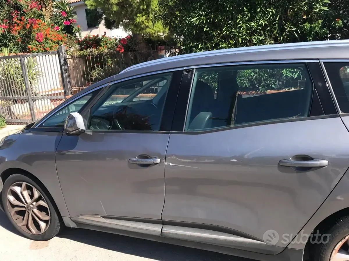 Usata Renault Scenic E-Tech 110 CV (80 kW) 2018 Grigio Monovolume