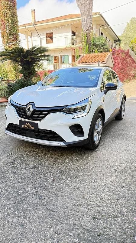 Usata Renault Captur Techno 101 CV (74 kW) 2022 Bianco SUV