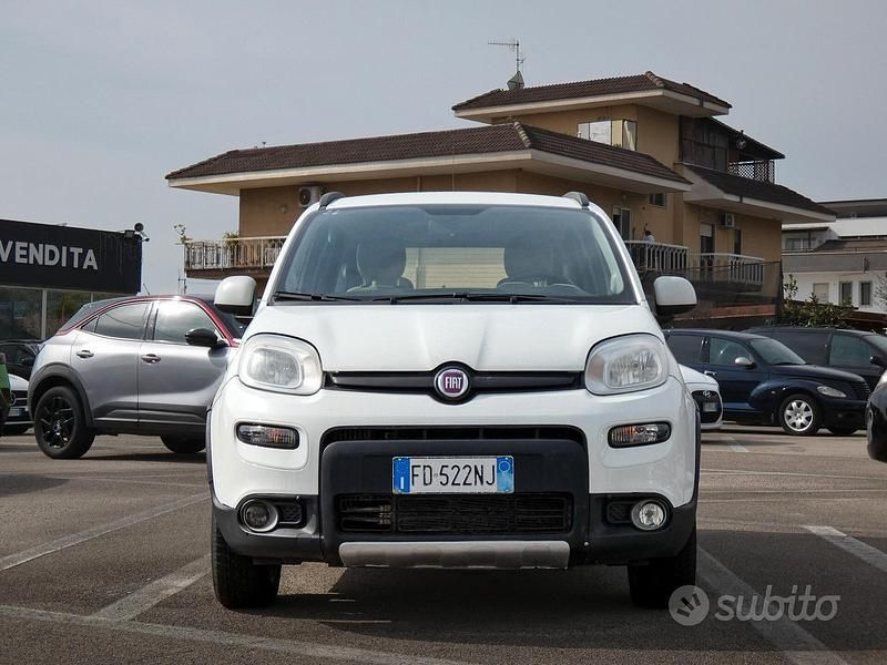 Usata Fiat Panda 4x4 S 95 CV (69 kW) 2016 Bianco Utilitaria