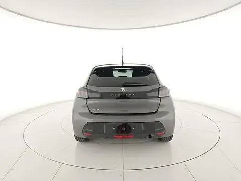Usata Peugeot 208 Allure 101 CV (74 kW) 2023 Argento Utilitaria