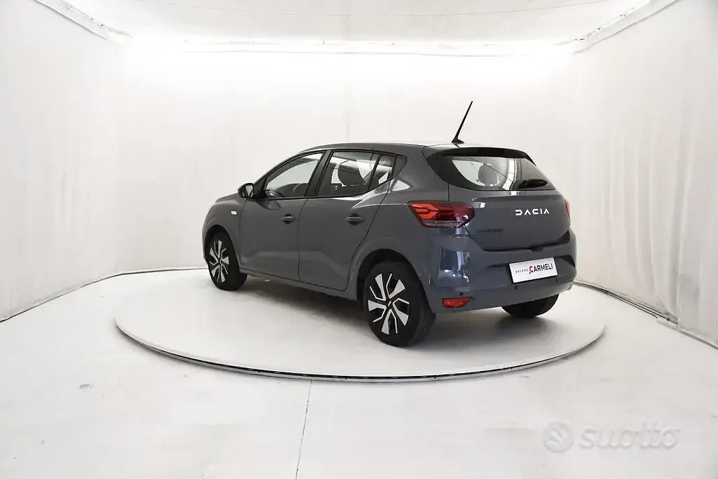 Usata Dacia Sandero Expression 91 CV (66 kW) 2024 Grigio Berlina