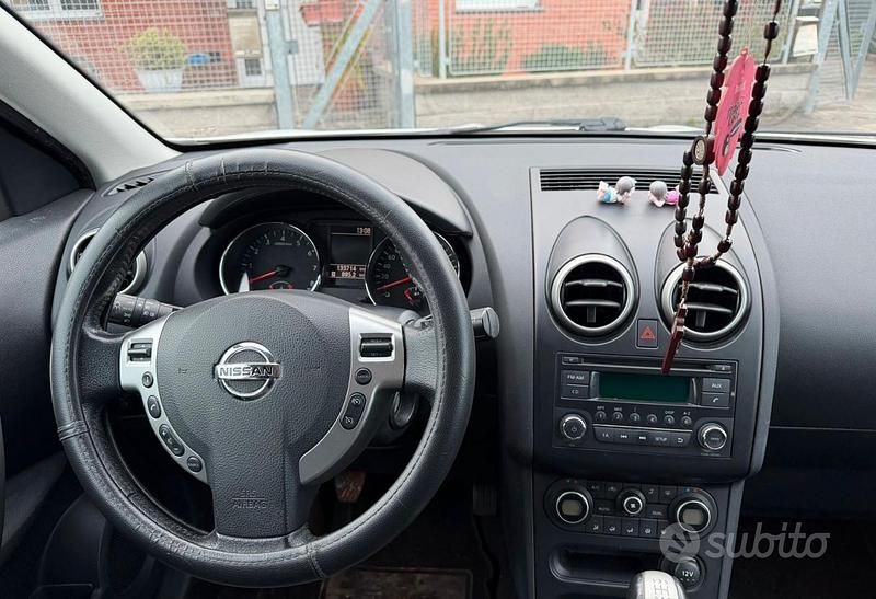 Usata Nissan Qashqai 141 CV (103 kW) 2012 Bianco SUV