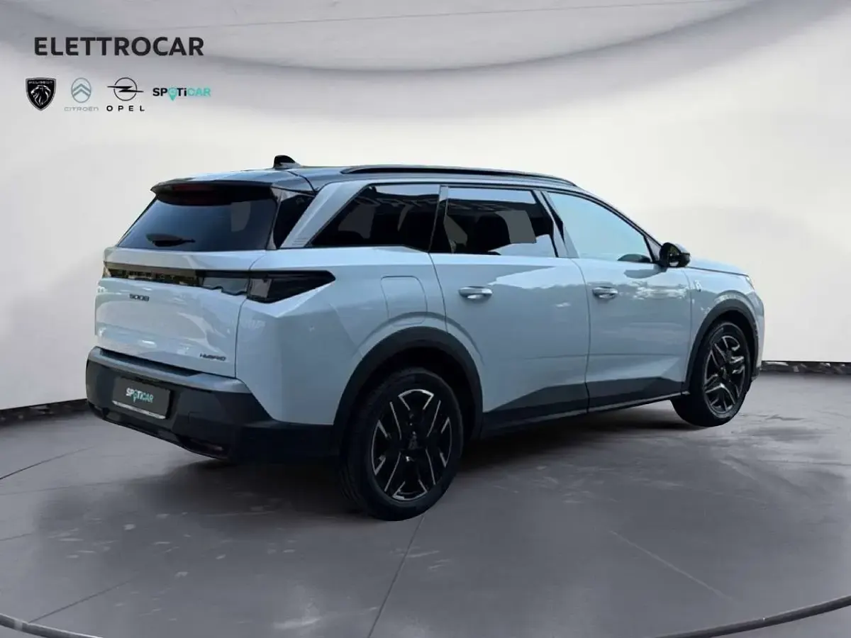 Usata Peugeot 5008 GTi 145 CV (106 kW) 2025 Bianco SUV