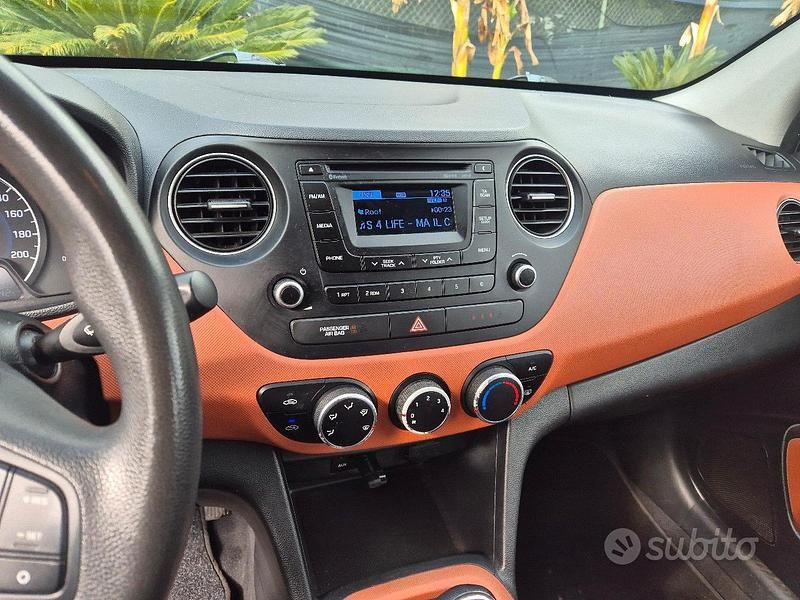 Używany Hyundai i10 69 KM (50 kW) 2016 Biały Hatchback