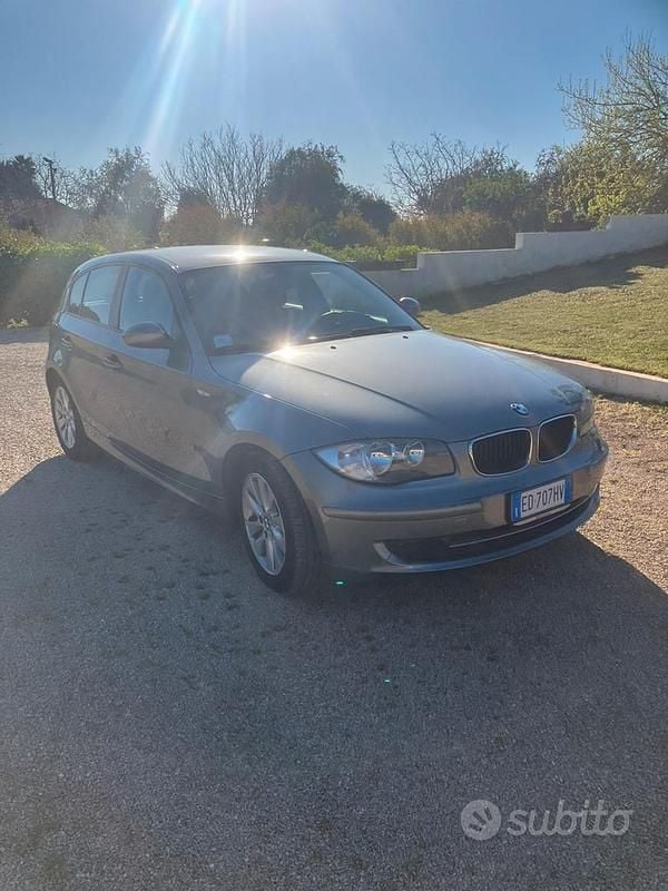 Begagnad BMW 118 2010 Halvkombi