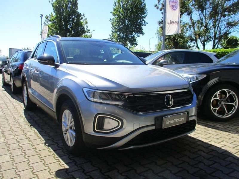 Argento Usata 2023 VW T-Roc Life SUV | 23.700 € (Super prezzo) - Immagine 1/4