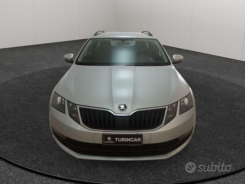 Usata Skoda Octavia Executive 150 CV (110 kW) 2020 Argento Berlina