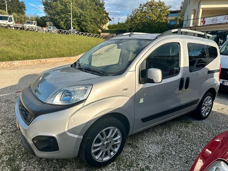 Usata Fiat Qubo Lounge 69 CV (50 kW) 2018 Argento Monovolume