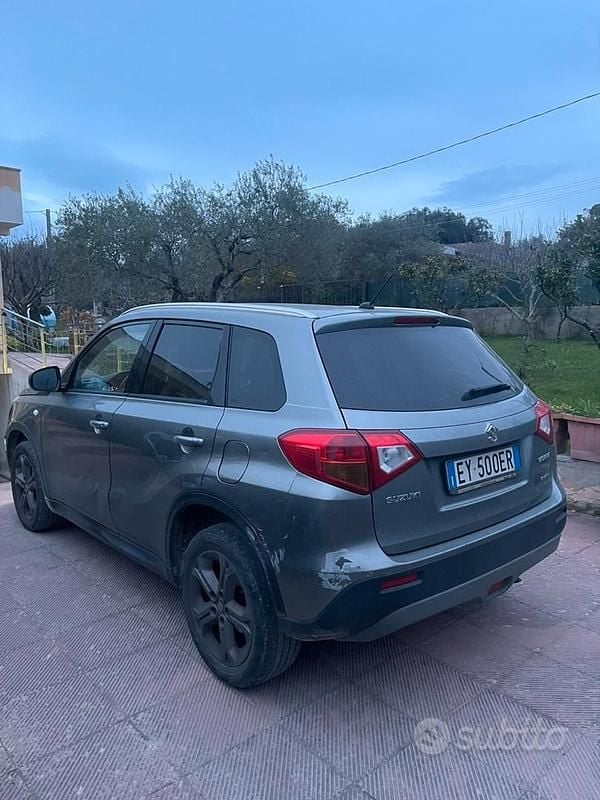 Usata Suzuki Vitara 120 CV (88 kW) 2015 Grigio SUV