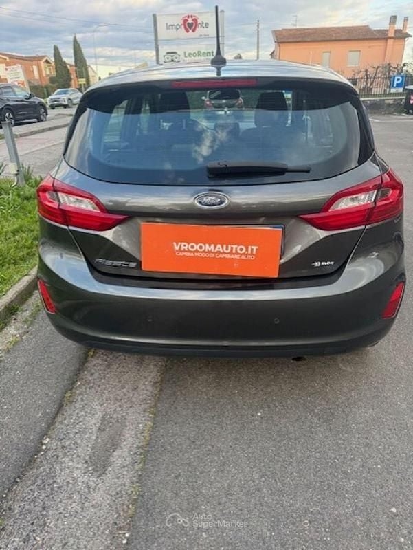 Usata Ford Fiesta 95 CV (69 kW) 2020 Gray Utilitaria