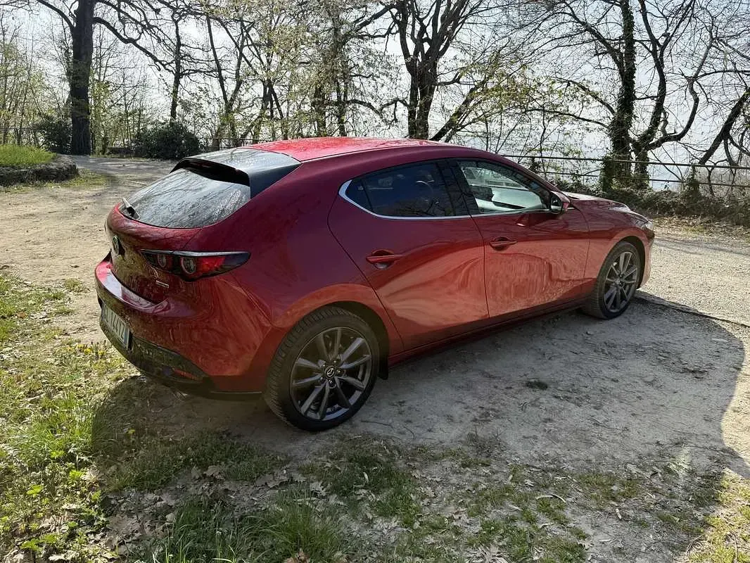 Usata Mazda 3 Exceed 186 CV (136 kW) 2023 Rosso Berlina