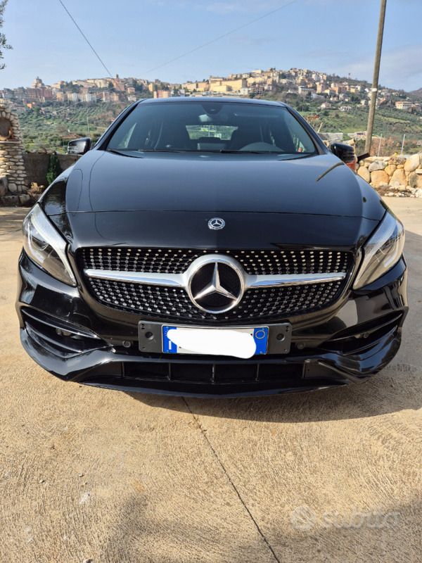 Usata Mercedes A180 Premium 109 CV (80 kW) 2017 Nero Utilitaria