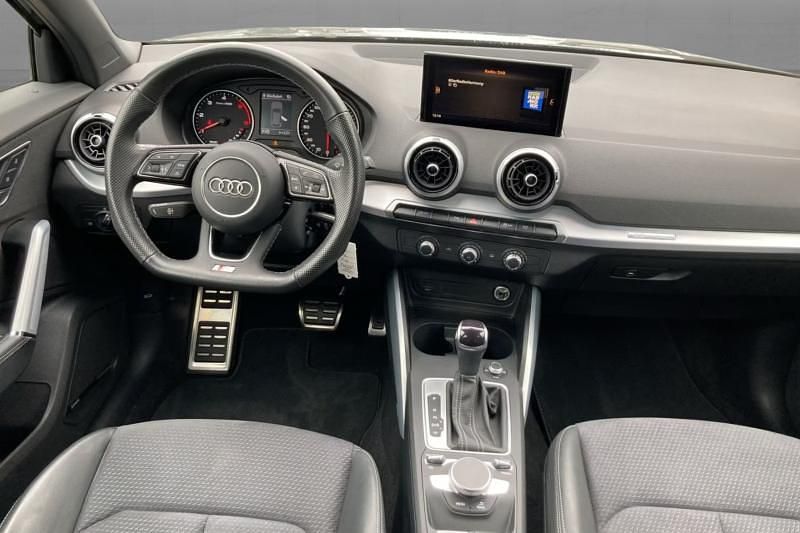 Usata Audi Q2 S-Line 116 CV (85 kW) 2023 Grigio metallizzato SUV