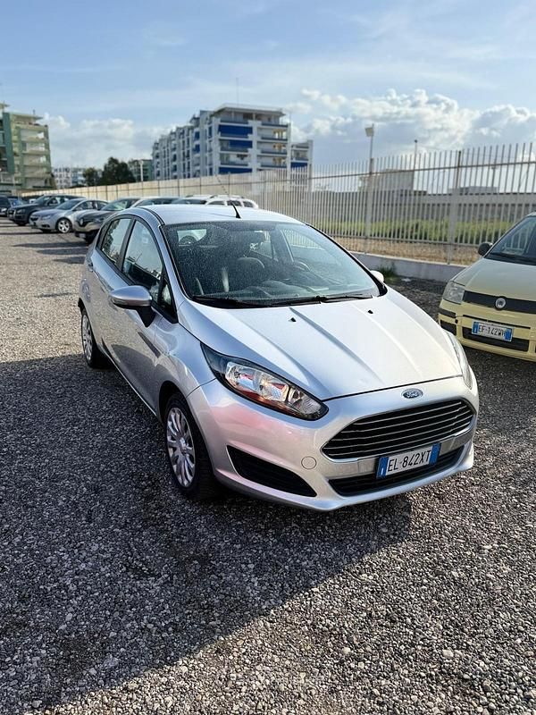 Occasion Ford Fiesta 75 ch (55 kW) 2012 Argent Citadine