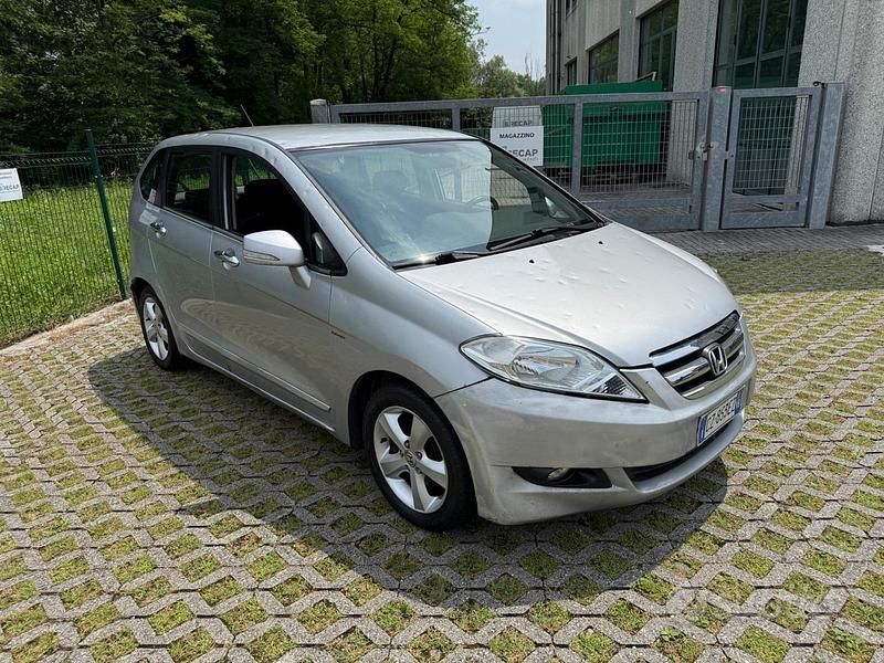 Usata Honda FR-V Executive 140 CV (102 kW) 2006 Grigio Monovolume