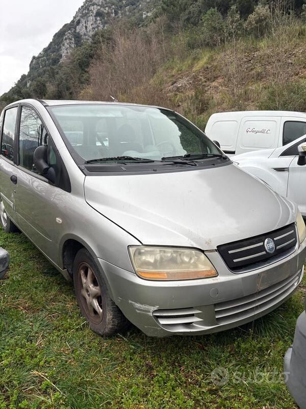 Usata Fiat Multipla Dynamic 120 CV (88 kW) 2006 Grigio Monovolume
