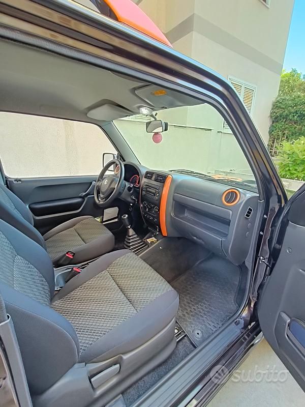 Second-hand Suzuki Jimny 85 CP (62 kW) 2016 Maro SUV