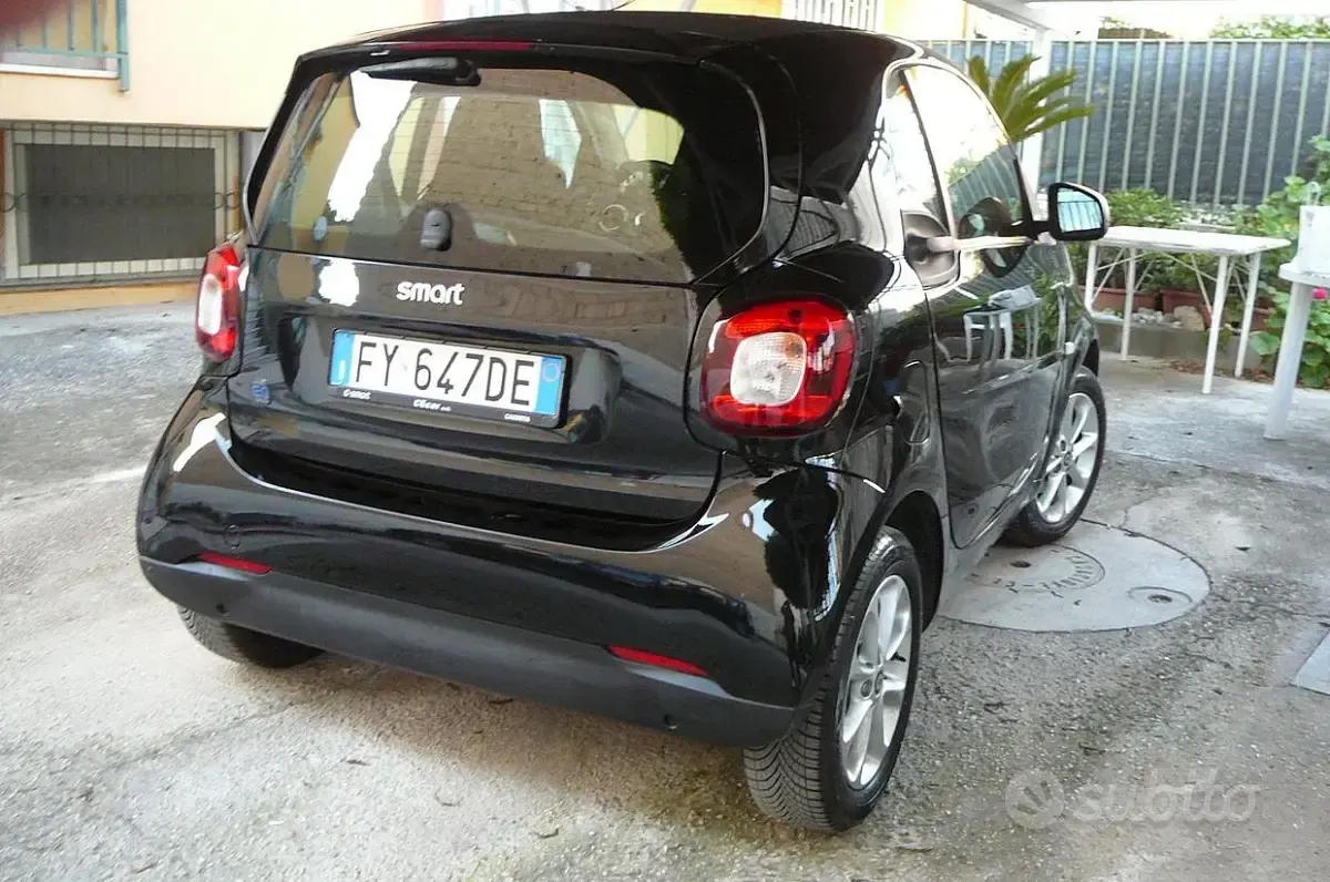 Usata Smart ForFour Electric Drive 52 kW (71 CV) 2019 Nero Berlina