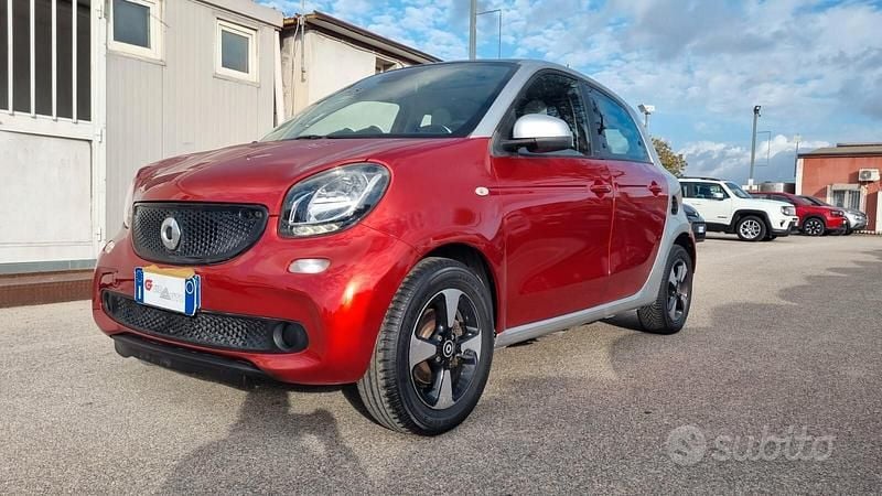 Usata Smart ForFour Prime 70 CV (51 kW) 2015 Rosso Utilitaria