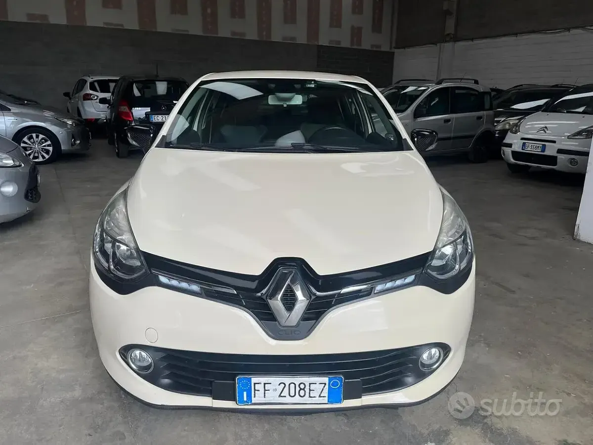 Usata Renault Clio Intens 75 CV (55 kW) 2016 Beige Coupé