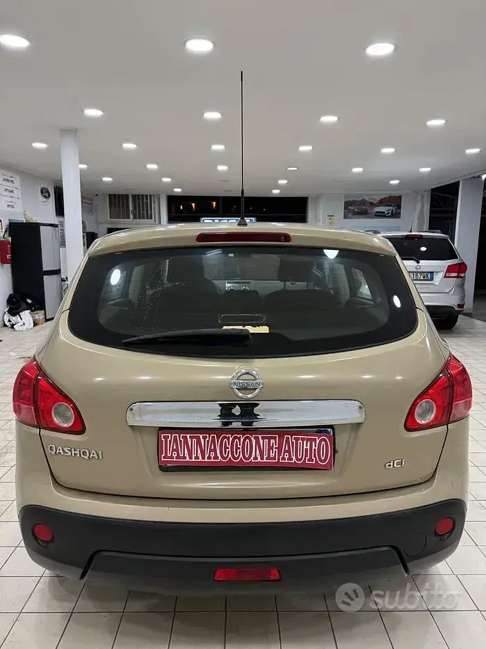 Usata Nissan Qashqai Tekna 106 CV (77 kW) 2008 Giallo SUV