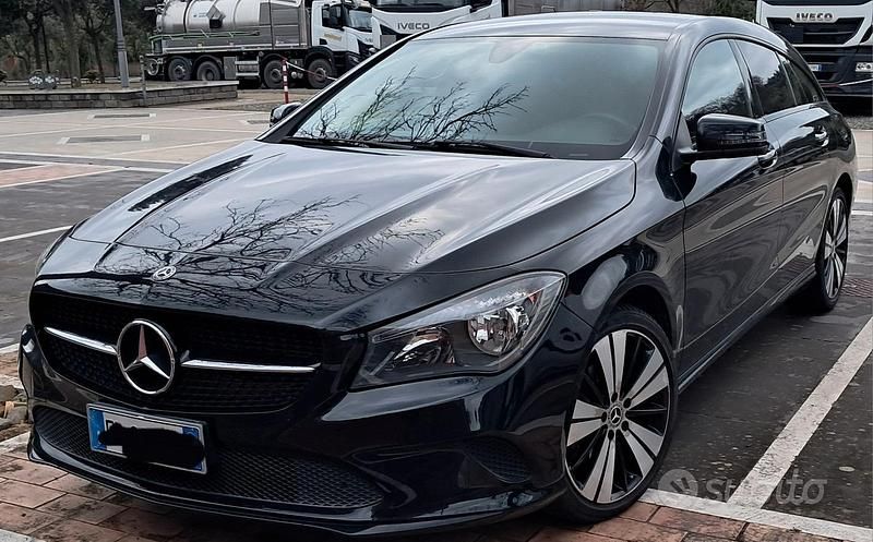 Begagnad Mercedes CLA200 Shooting Brake 2017 Svart Kombi
