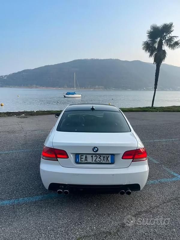 Usata BMW 320 Efficient Dynamics 184 CV (135 kW) 2010 Bianco Coupé
