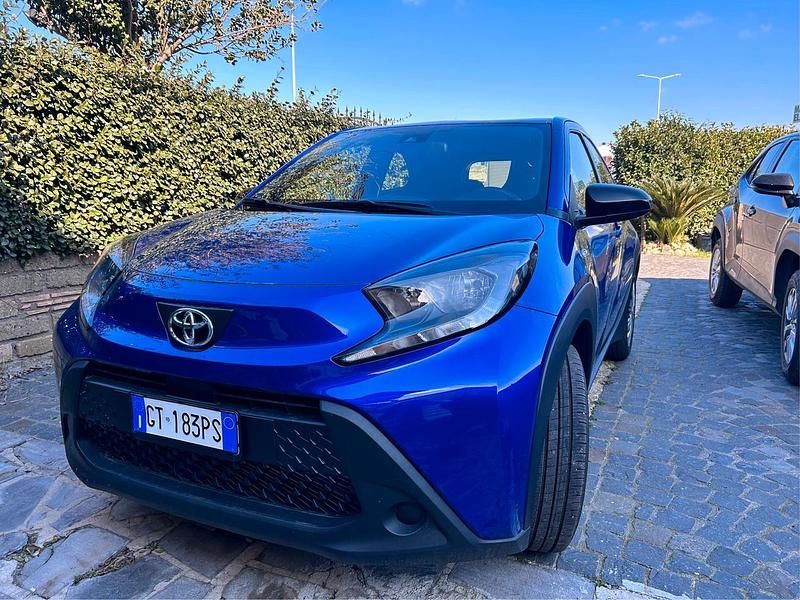 Usata Toyota Aygo X Lounge 72 CV (52 kW) 2024 Blu SUV