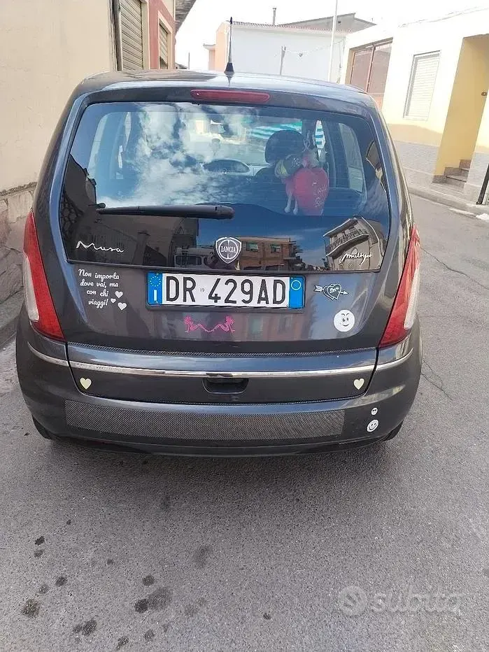 Usata Lancia Musa 90 CV (66 kW) 2008 Grigio Monovolume