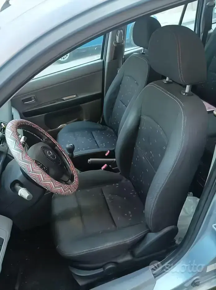 Usata Mazda 2 75 CV (55 kW) 2003 Bluazzurro Utilitaria