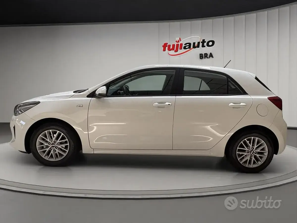 Usata Kia Rio 84 CV (61 kW) 2020 Bianco Utilitaria