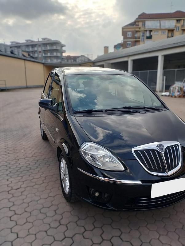 Usata Lancia Musa 95 CV (69 kW) 2011 Nero Monovolume