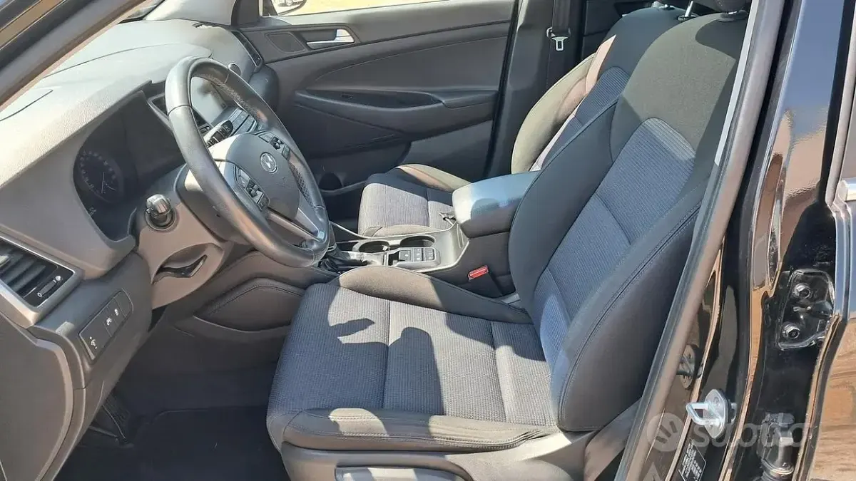 Usata Hyundai Tucson Xpossible 141 CV (103 kW) 2016 Nero SUV