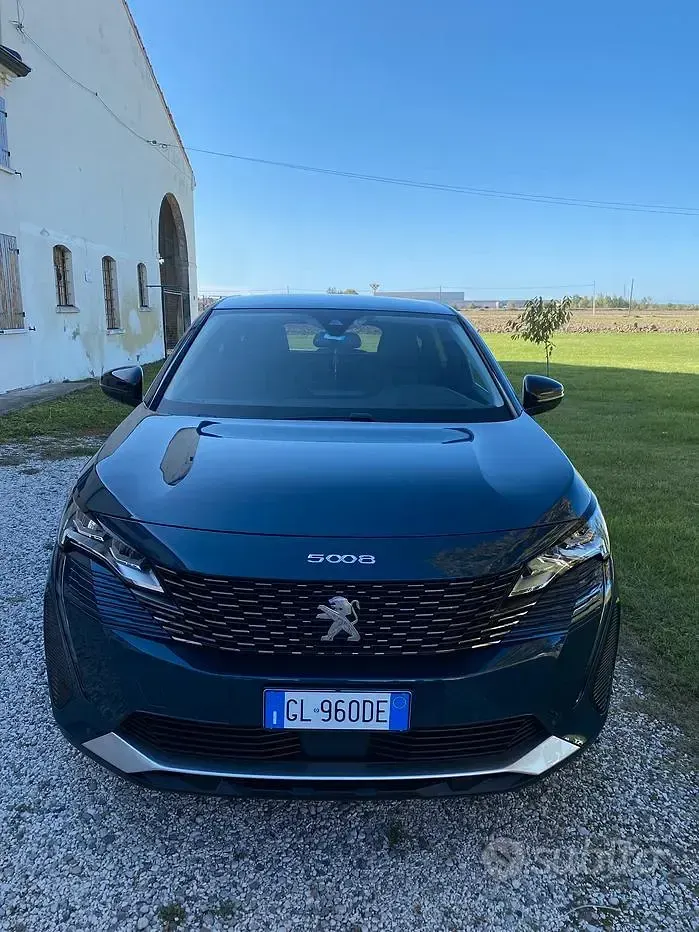 Usata Peugeot 5008 131 CV (96 kW) 2022 Blu SUV