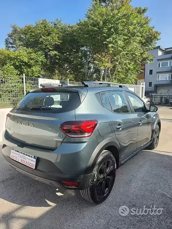 Usata Dacia Sandero Stepway 91 CV (66 kW) 2024 Verde Utilitaria