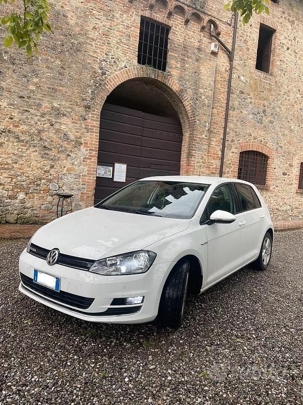 Usata VW Golf VII Highline 110 CV (80 kW) 2015 Bianco Berlina