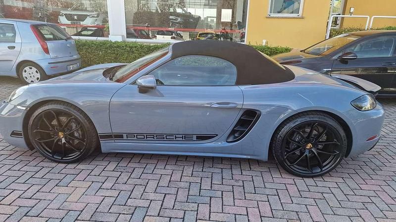 Usata Porsche 718 Boxster Edition 300 CV (220 kW) 2024 Grigio artico Cabrio