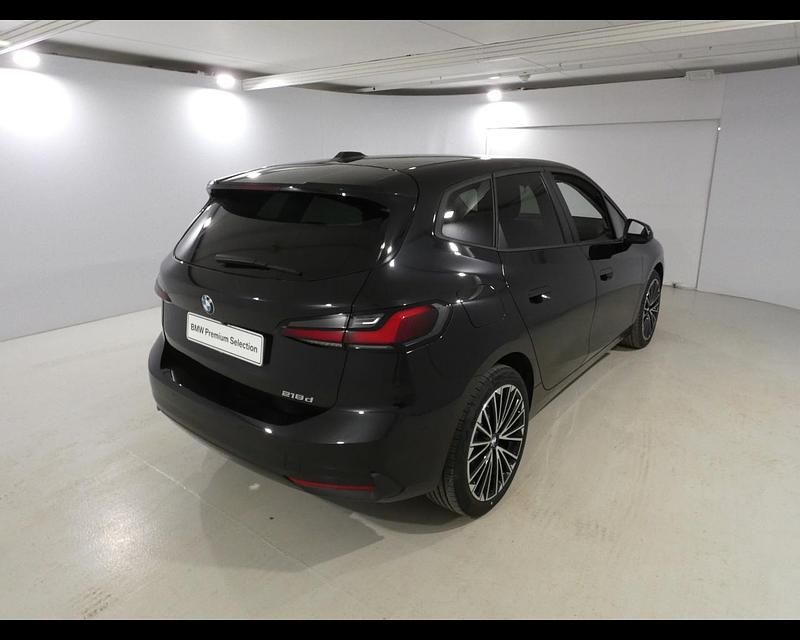 Usata BMW 218 Active Tourer Efficient Dynamics 149 CV (109 kW) 2024 Black sapphire metallizzato Monovolume