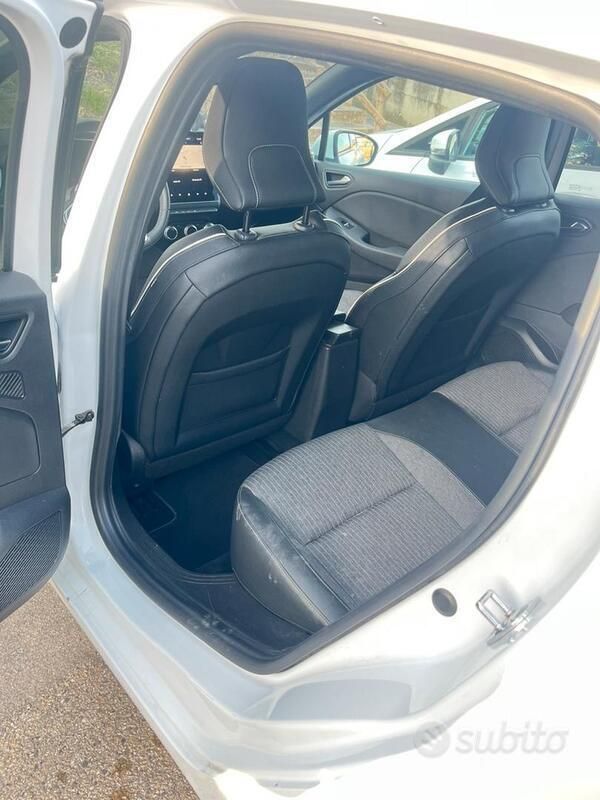 Usata Renault Clio V 101 CV (74 kW) 2021 Bianco Utilitaria