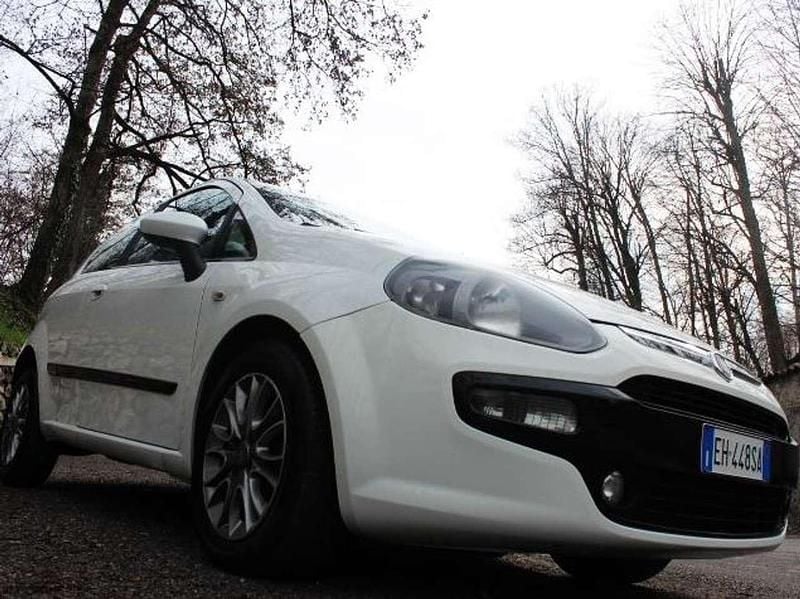 Usata Fiat Punto Evo Dynamic 75 CV (55 kW) 2011 Bianco divino Utilitaria