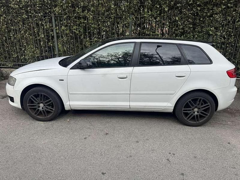 Usata Audi A3 Ambiente 105 CV (77 kW) 2009 Bianco Utilitaria