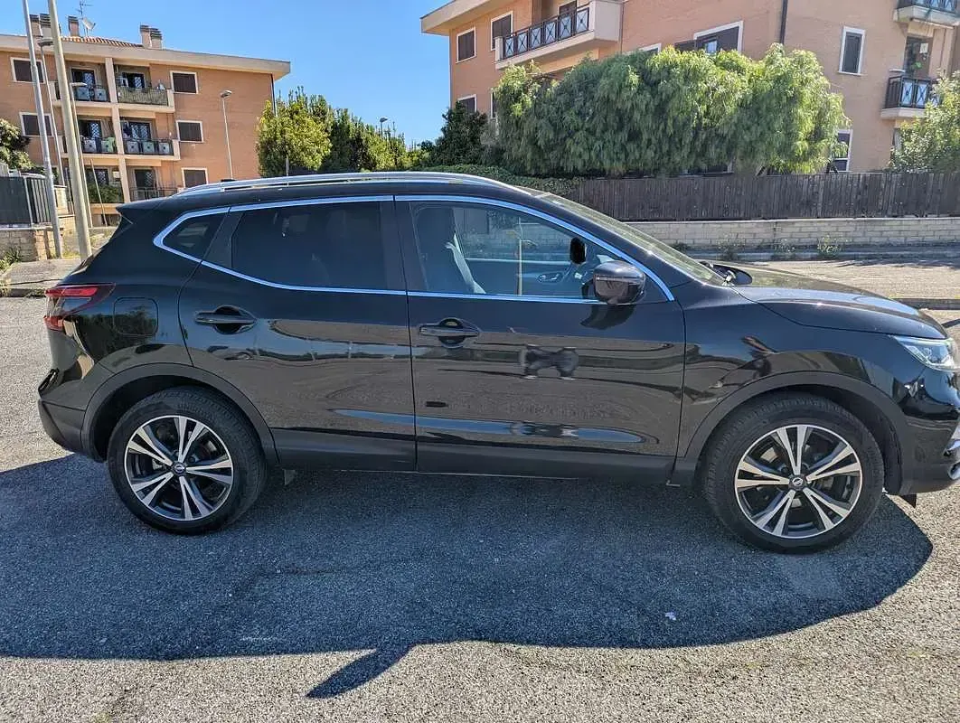 Usata Nissan Qashqai N-Connecta 110 CV (80 kW) 2018 Nero SUV