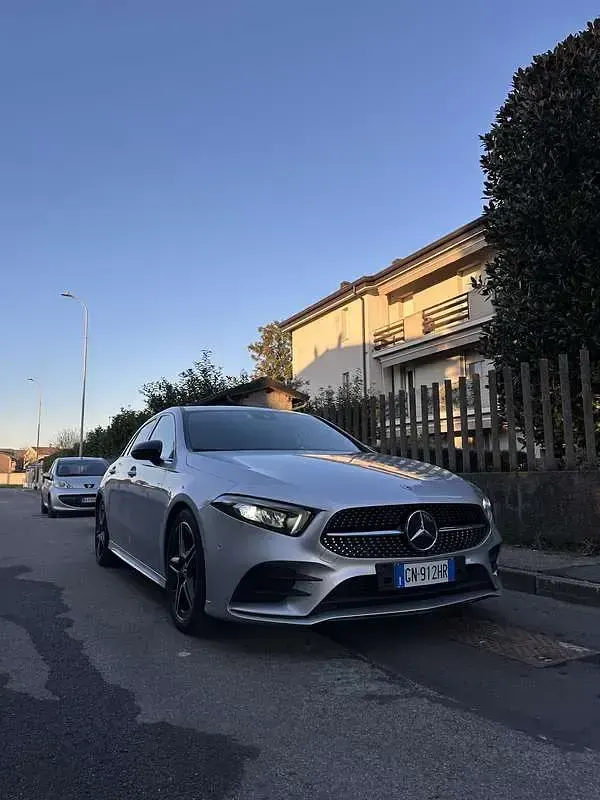 Usata Mercedes A180 Premium 116 CV (85 kW) 2020 Berlina