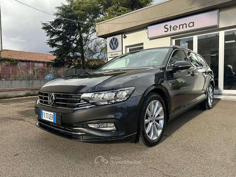 Usata VW Passat Business 120 CV (88 kW) 2019 Grigio Station wagon