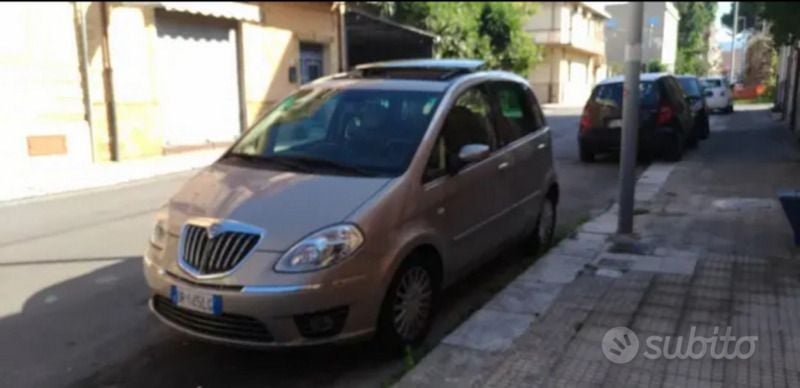Usata Lancia Musa Platinum 95 CV (69 kW) 2008 Marrone Monovolume