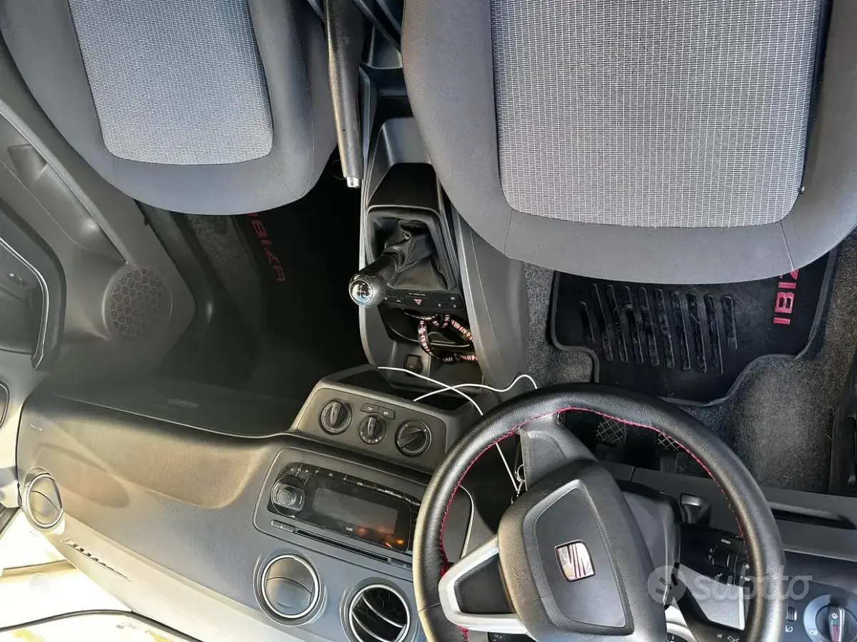 Usata Seat Ibiza 75 CV (55 kW) 2011 Grigio