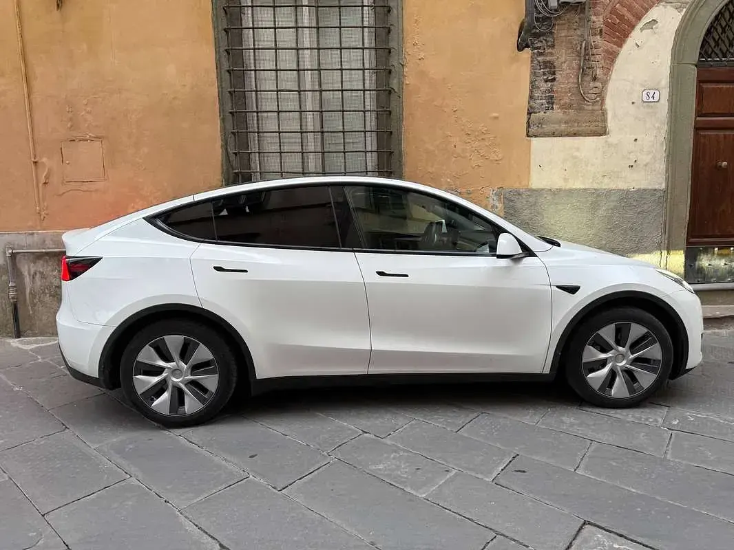 Usata Tesla Model Y RWD 88 kW (120 CV) 2023 Bianco SUV