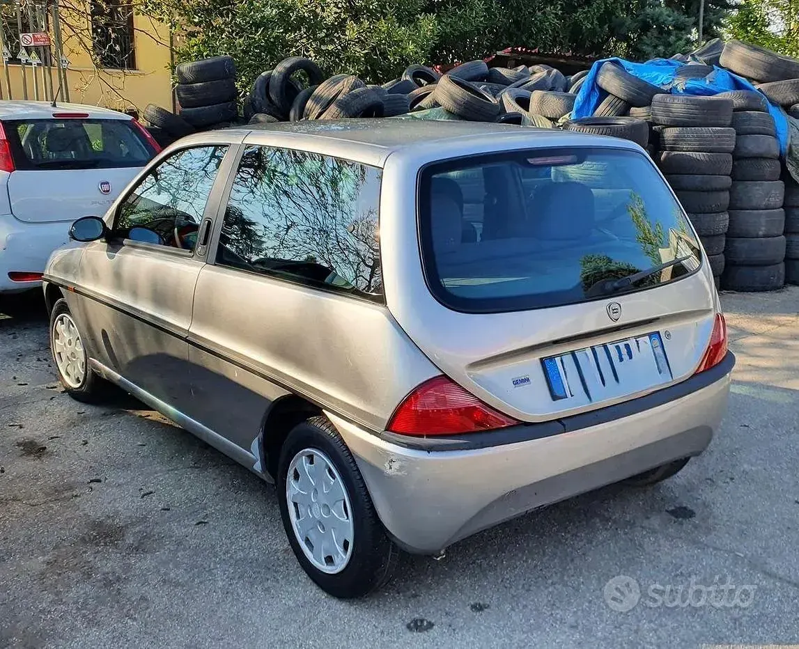 Usata Lancia Ypsilon 2000 Utilitaria