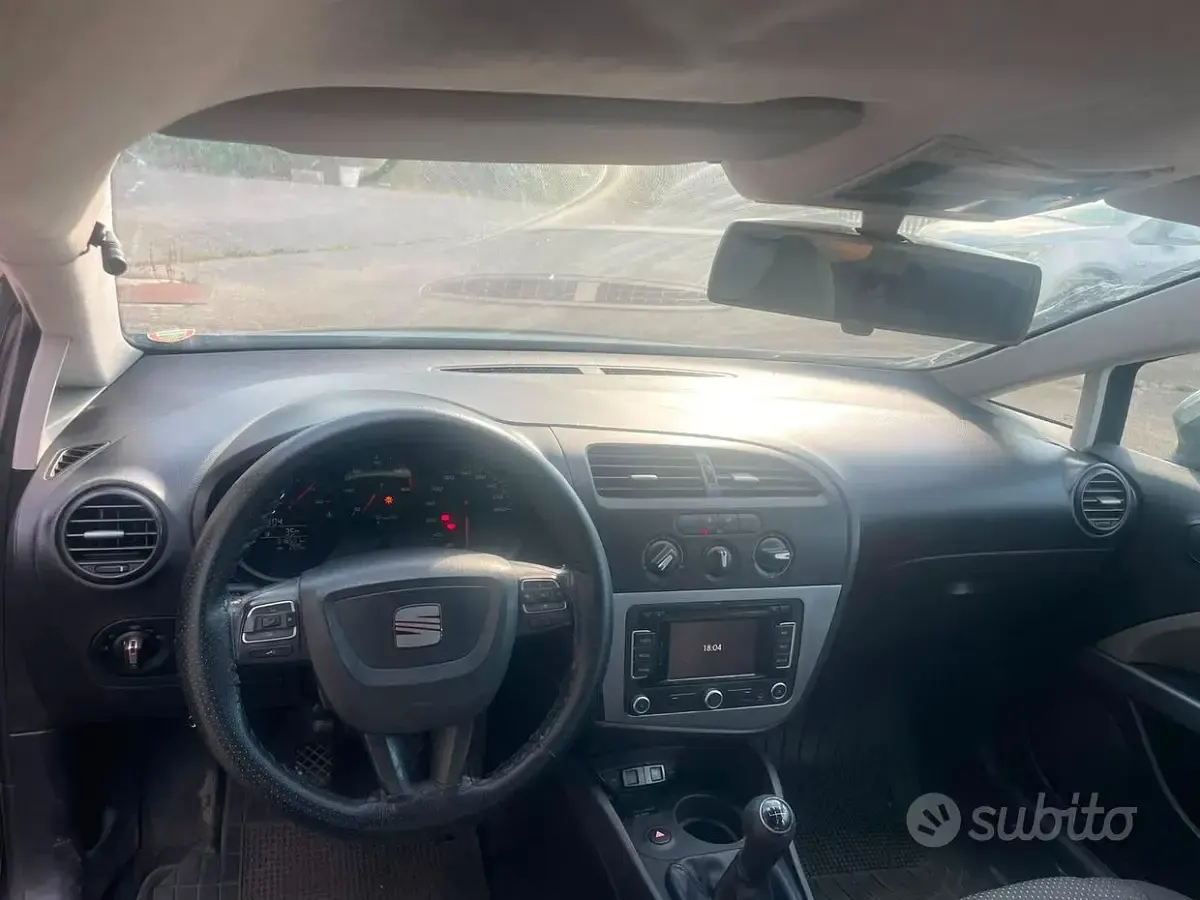 Usata Seat Leon Style 90 CV (66 kW) 2012 Nero Berlina
