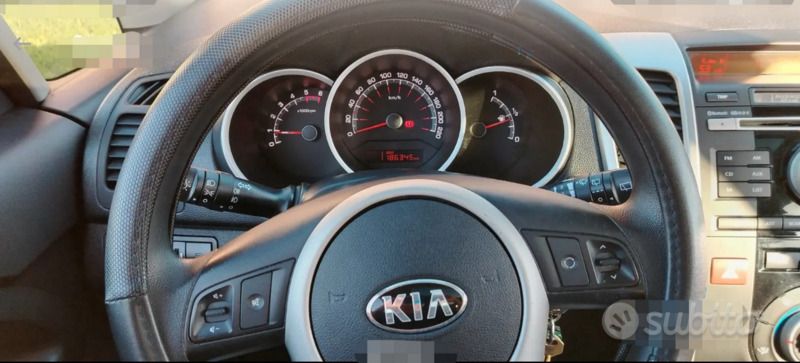 Usata Kia Venga 90 CV (66 kW) 2014 Bianco Utilitaria